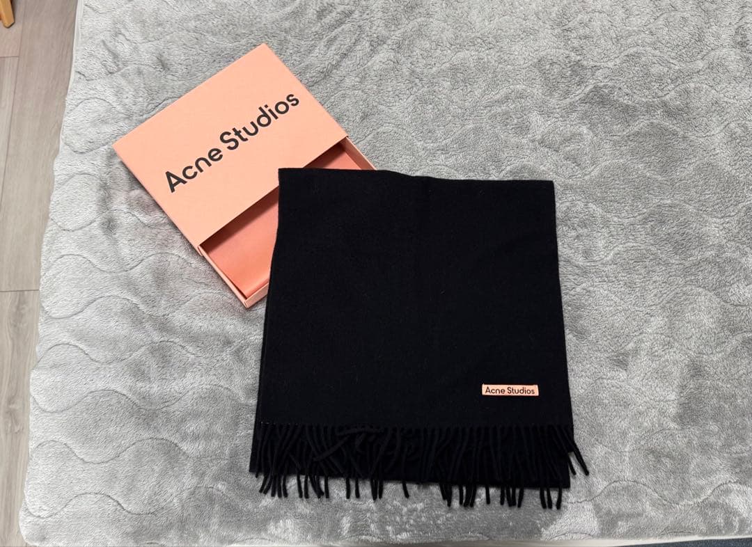 Acne Studios ブラック マフラー フリンジ付き　正規店購入
