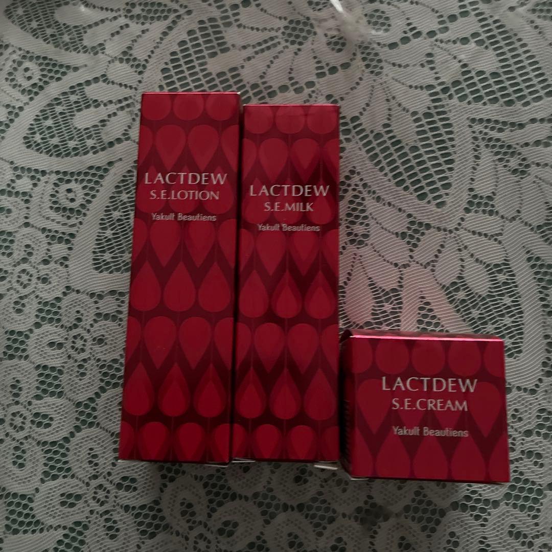 三つ葉　LACTDEW S.E.ローション・ミルク・クリームセット