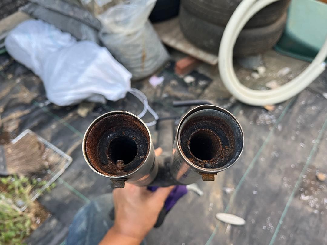 nhp10 アクア　二本出しマフラー　デュアルマフラー　ワンオフ？