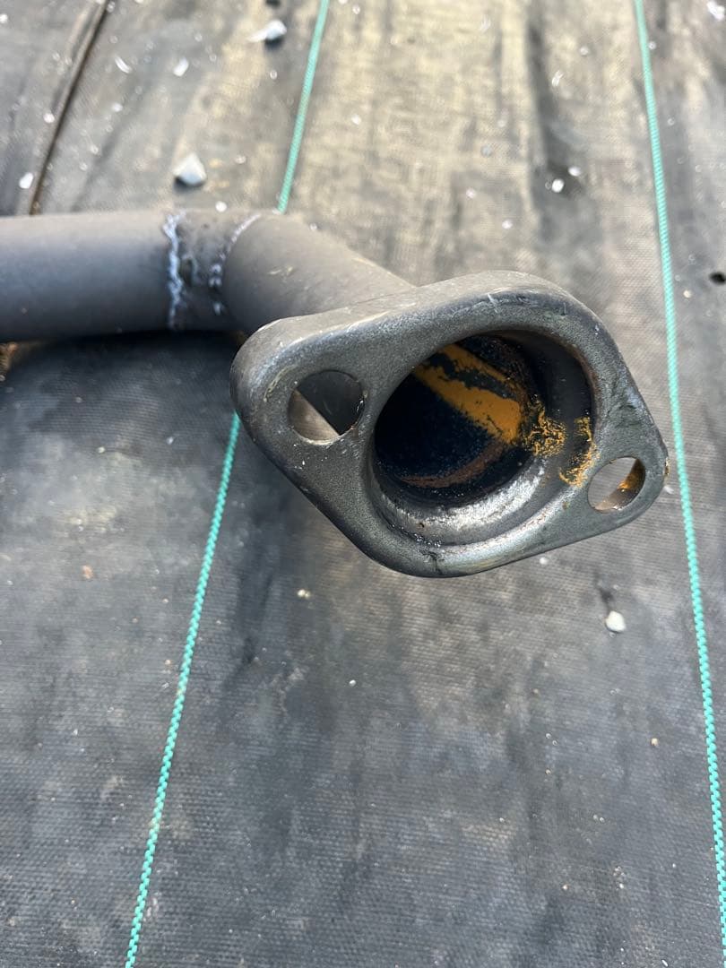 nhp10 アクア　二本出しマフラー　デュアルマフラー　ワンオフ？