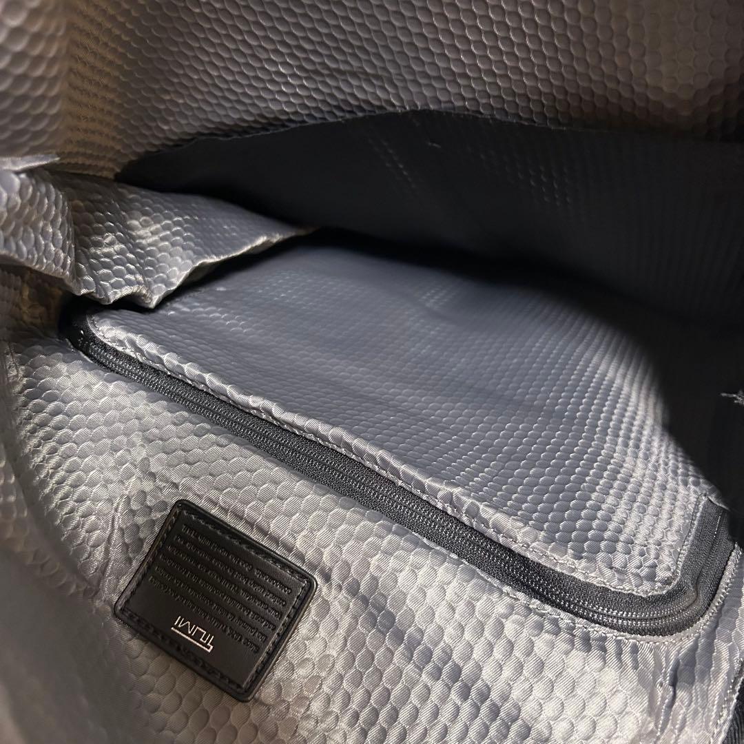 日本限定　トゥミ　ALPHA BRAVOロンドン　ロール・トップ・バックパック