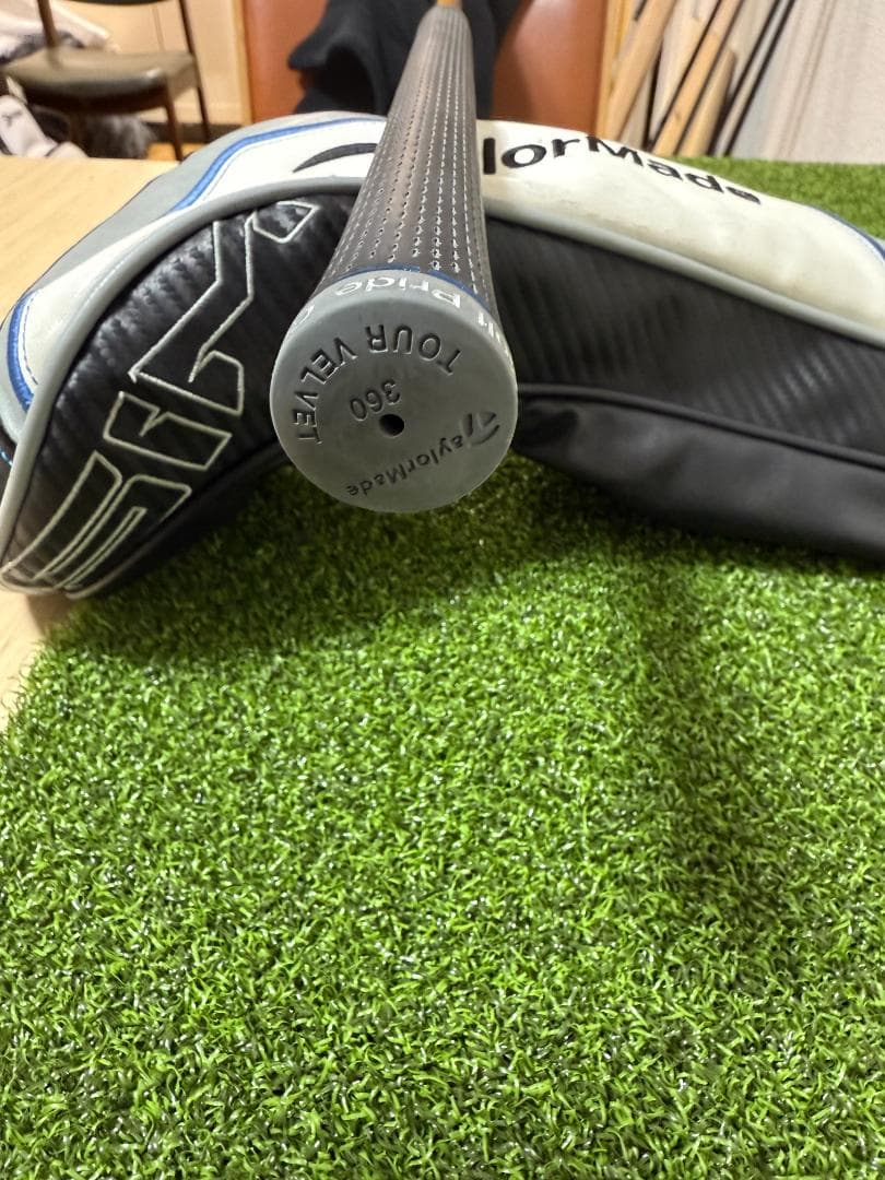 美品テーラーメイドSIM ドライバー 10.5° 純正シャフト、純正ヘッドカバー