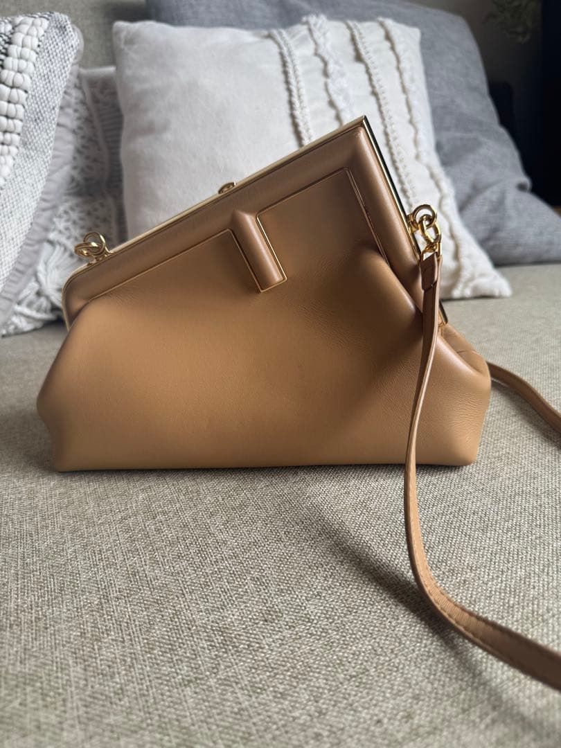 最終値下げ‼️FENDI ファースト　スモール　 クラッチバッグ　正規品