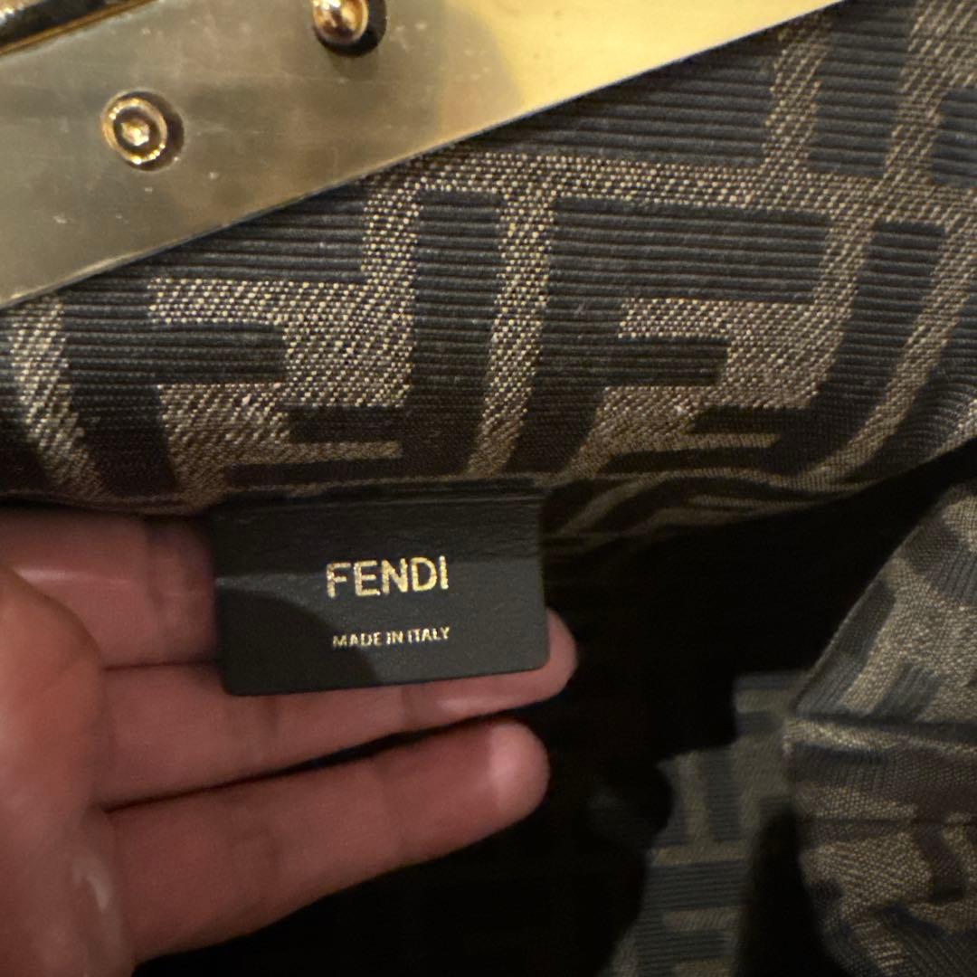 最終値下げ‼️FENDI ファースト　スモール　 クラッチバッグ　正規品