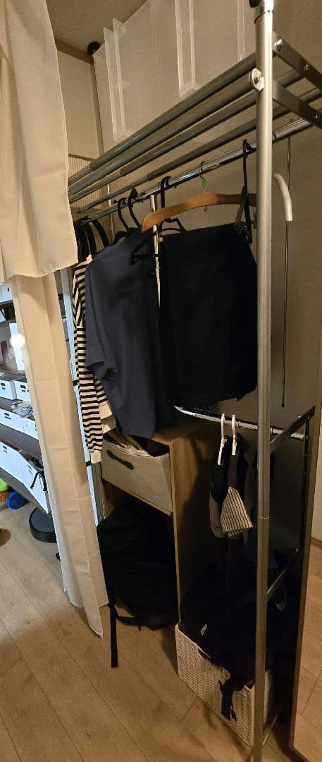 突っ張りハンガーラック フロントカーテン付き ハイタイプ/スリム