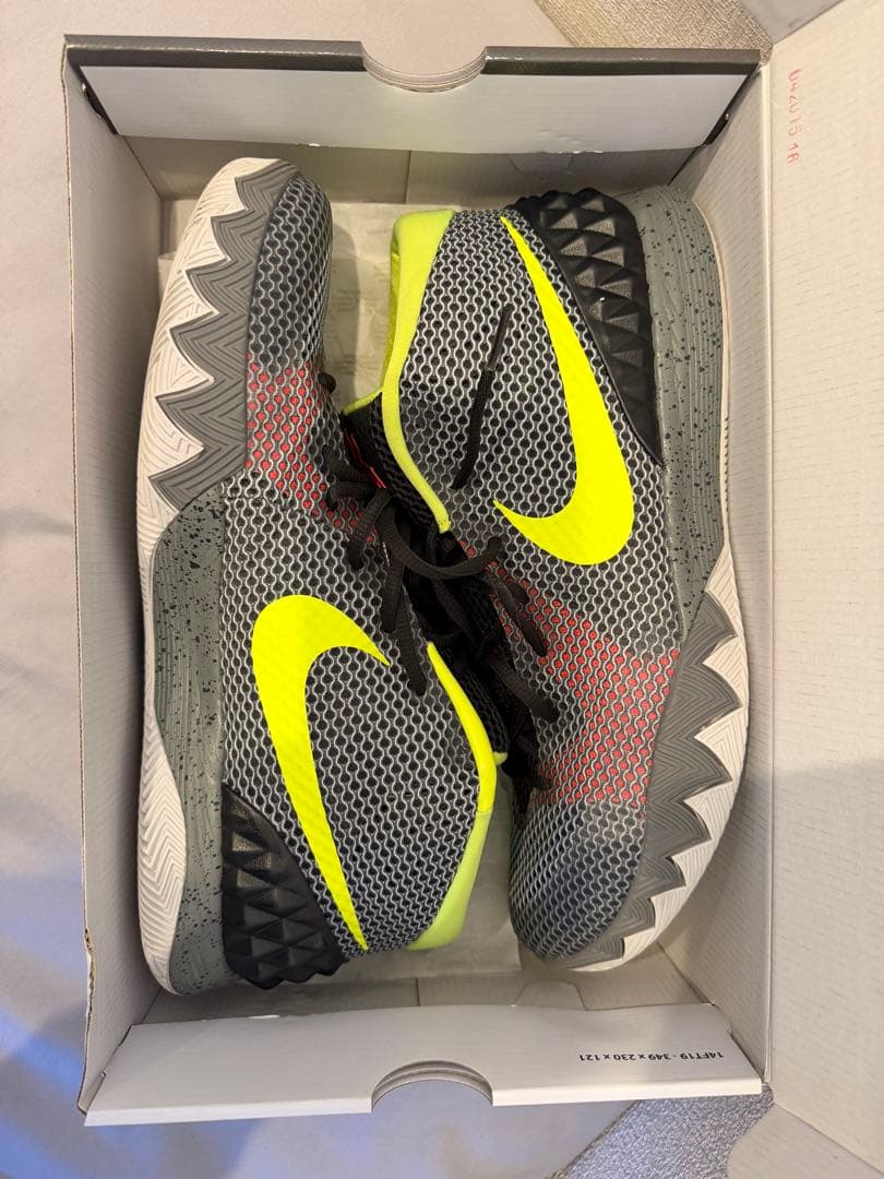 NIKE Kyrie 1 カイリー1 バスケットボールシューズ バッシュ 箱付き