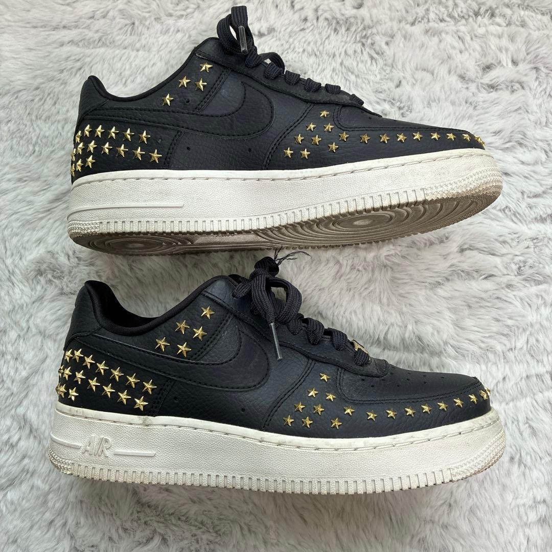 スタースタッズ付き NIKE Air Force 1 エアフォースワン