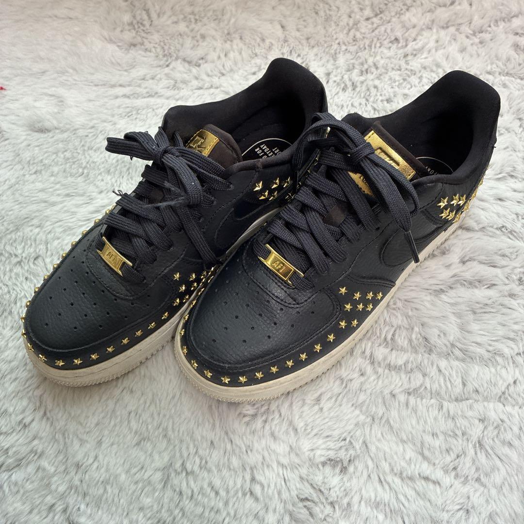 スタースタッズ付き NIKE Air Force 1 エアフォースワン