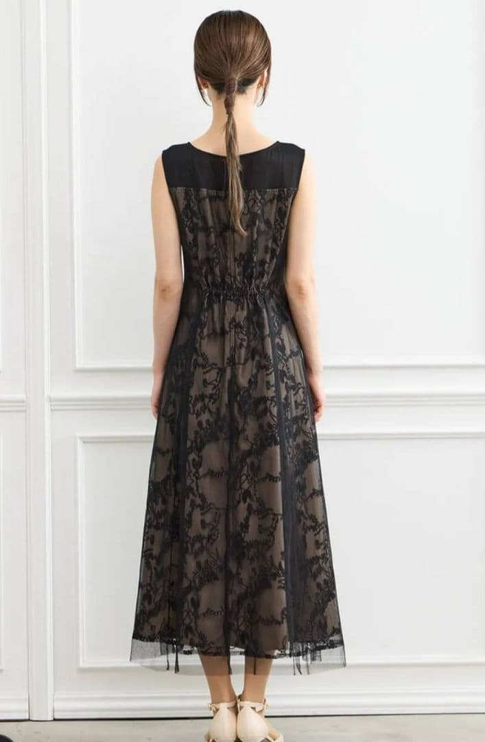 AIMER　ケープ付き刺繍パーティードレス