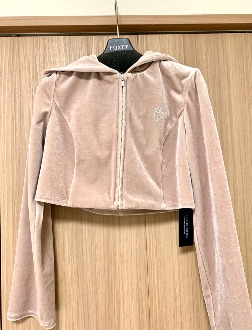 【新品】FOXEY ベロア パーカー シナモン 2025 + ベロアポーチ