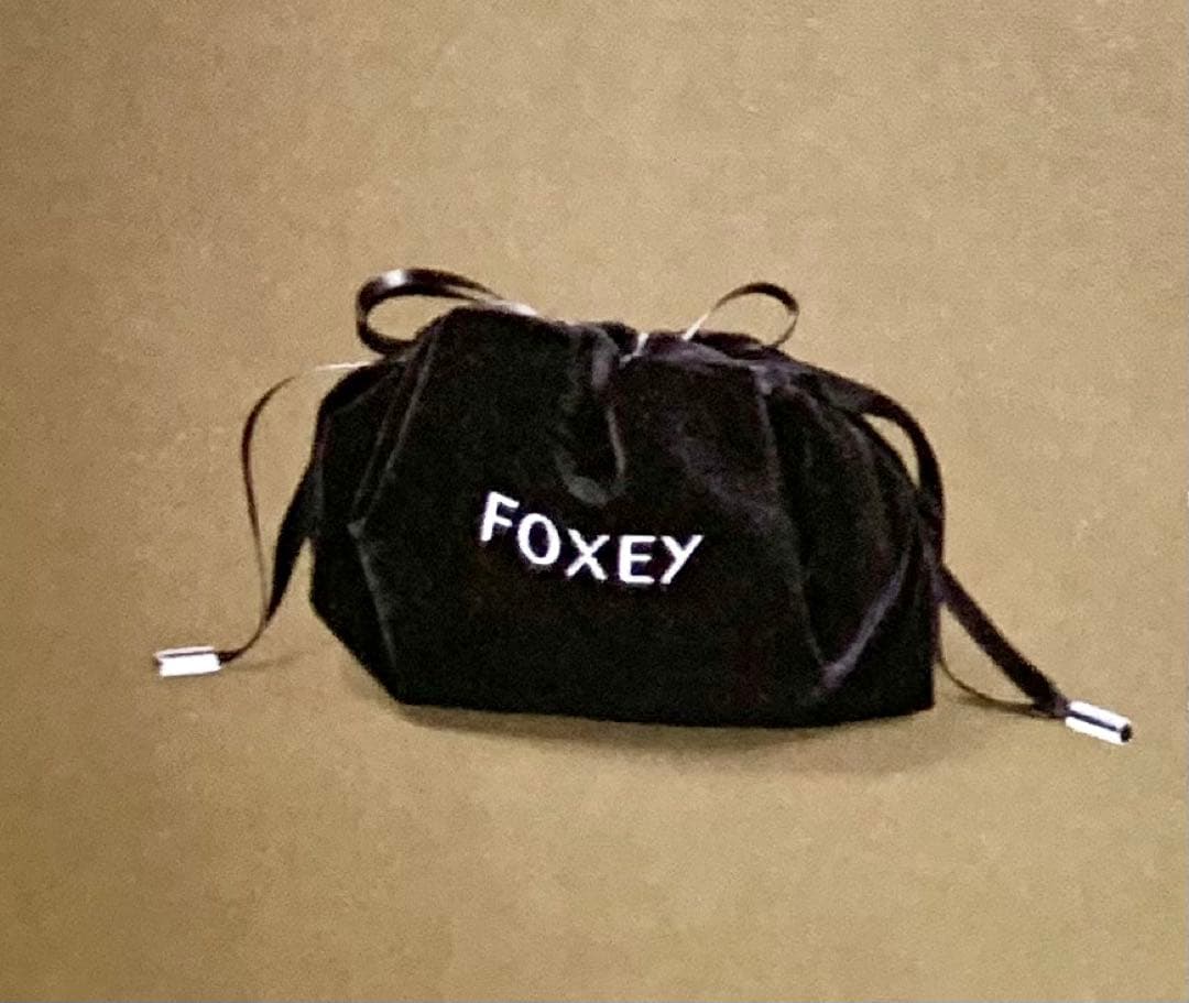 【新品】FOXEY ベロア パーカー シナモン 2025 + ベロアポーチ