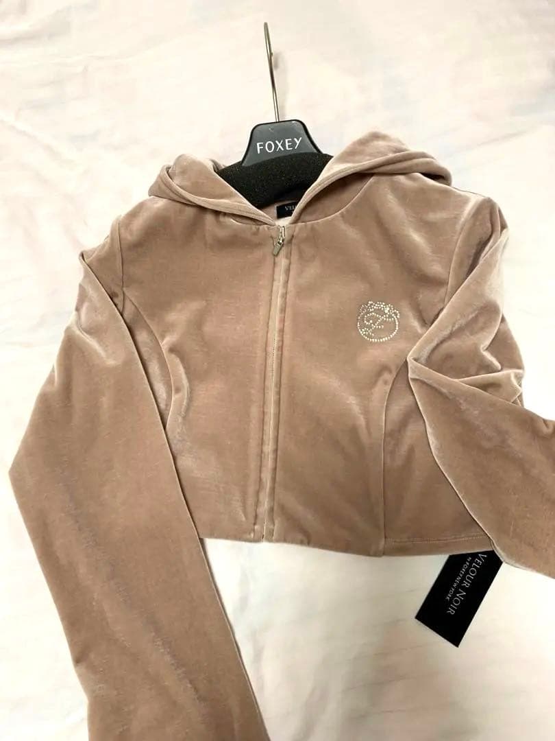 【新品】FOXEY ベロア パーカー シナモン 2025 + ベロアポーチ