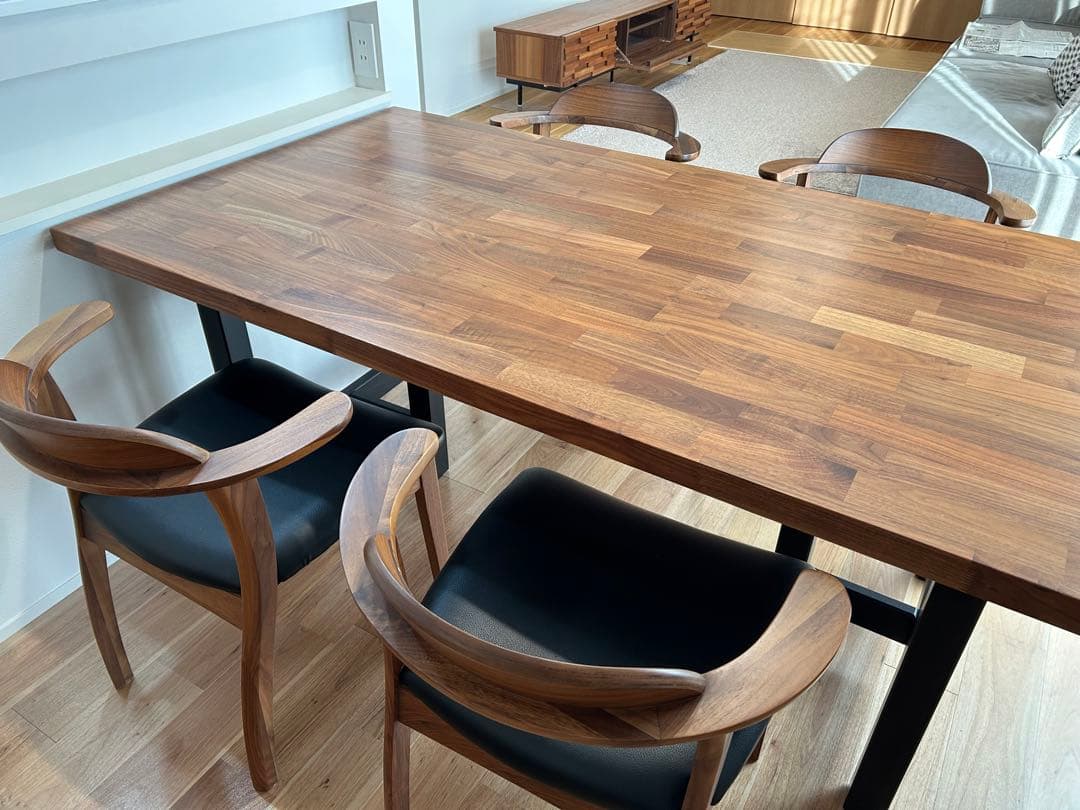 【MochiBLACK ELEPHANTダイニングテーブルアーム付き椅子①