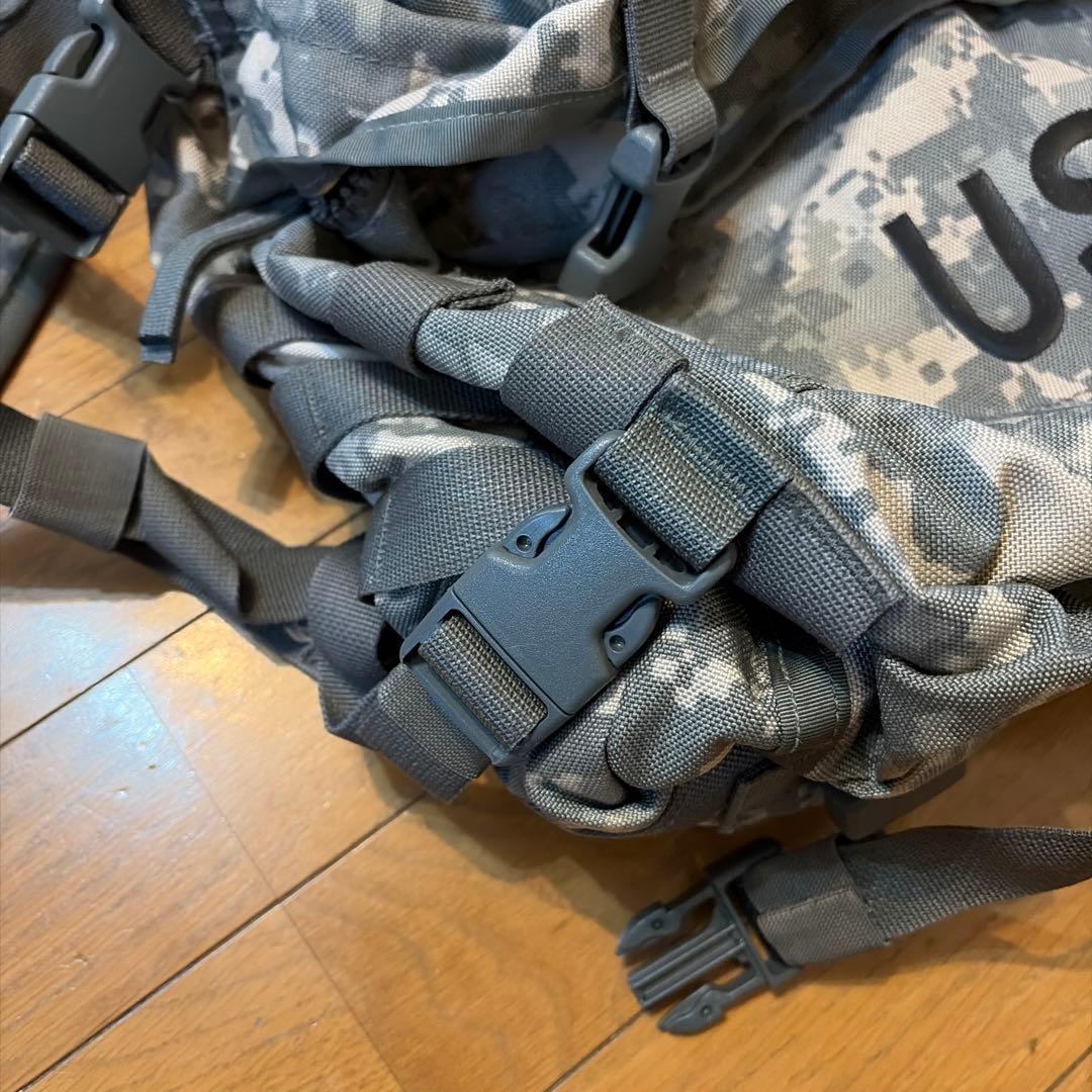 軍支給品　未使用品　使用感ゼロ　本物アサルトパック MOLLEⅡ
