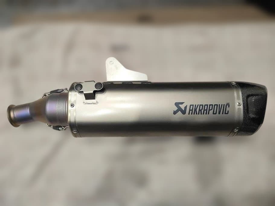 ハスクバーナ701スーパーモト　アクラポビッチスリップオン　KTM