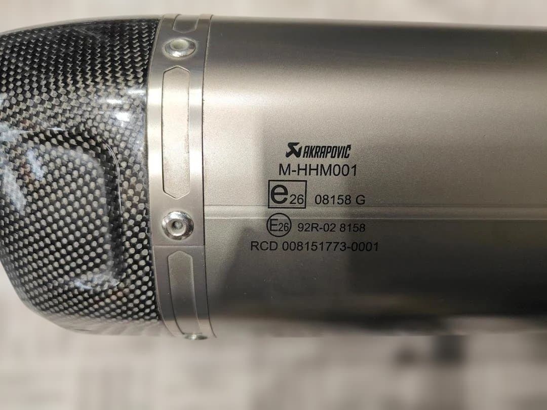 ハスクバーナ701スーパーモト　アクラポビッチスリップオン　KTM