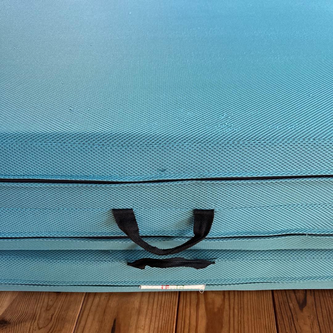 Magniflex マニフレックス　三つ折り　シングルマットレス ブルー