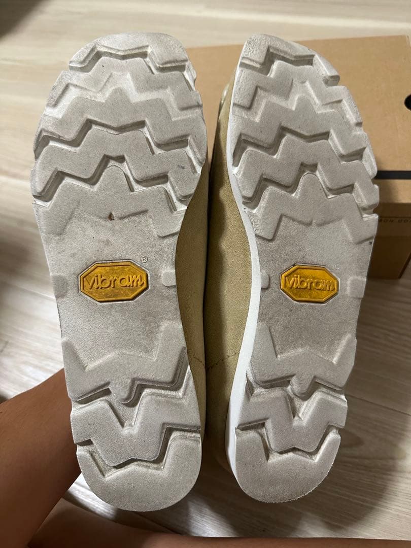 Clarks ワラビー スエード モカシン ベージュ