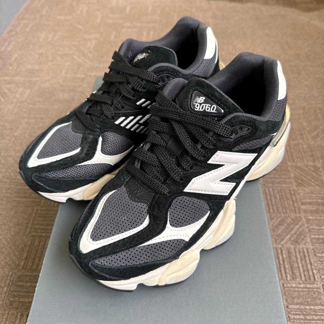 New Balance 9060 ブラック/ホワイト スニーカー