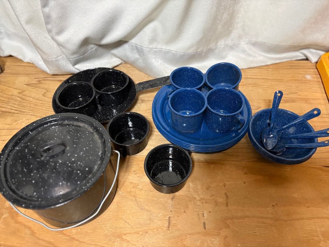 アウトドア食器セット 黒 青　琺瑯