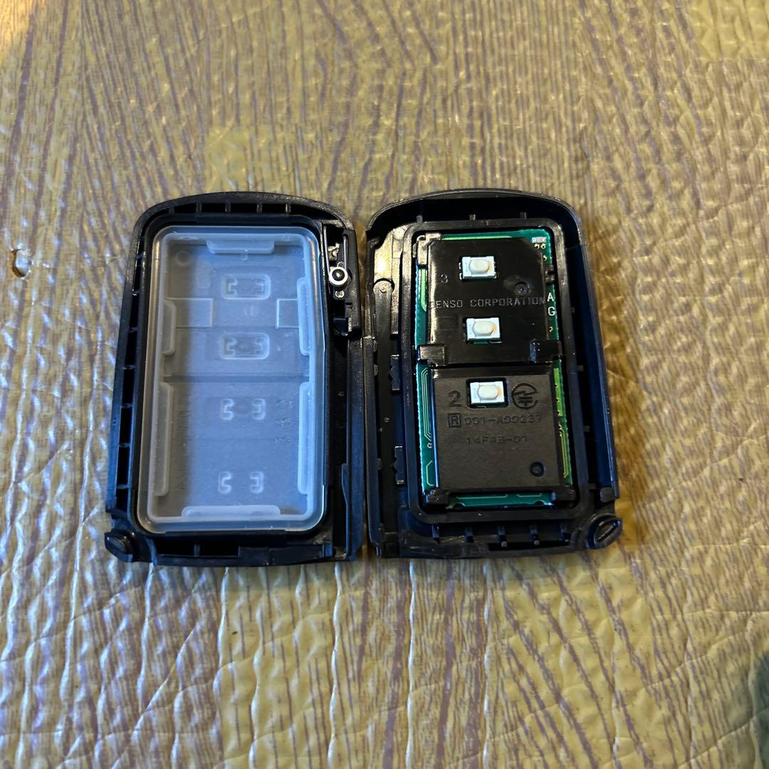 トヨタ　クラウン　純正　スマートキー　3個セット　001-A00237 （54）