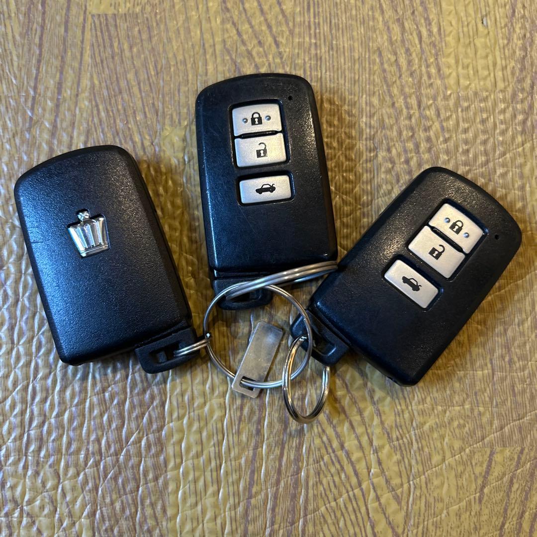 トヨタ　クラウン　純正　スマートキー　3個セット　001-A00237 （54）