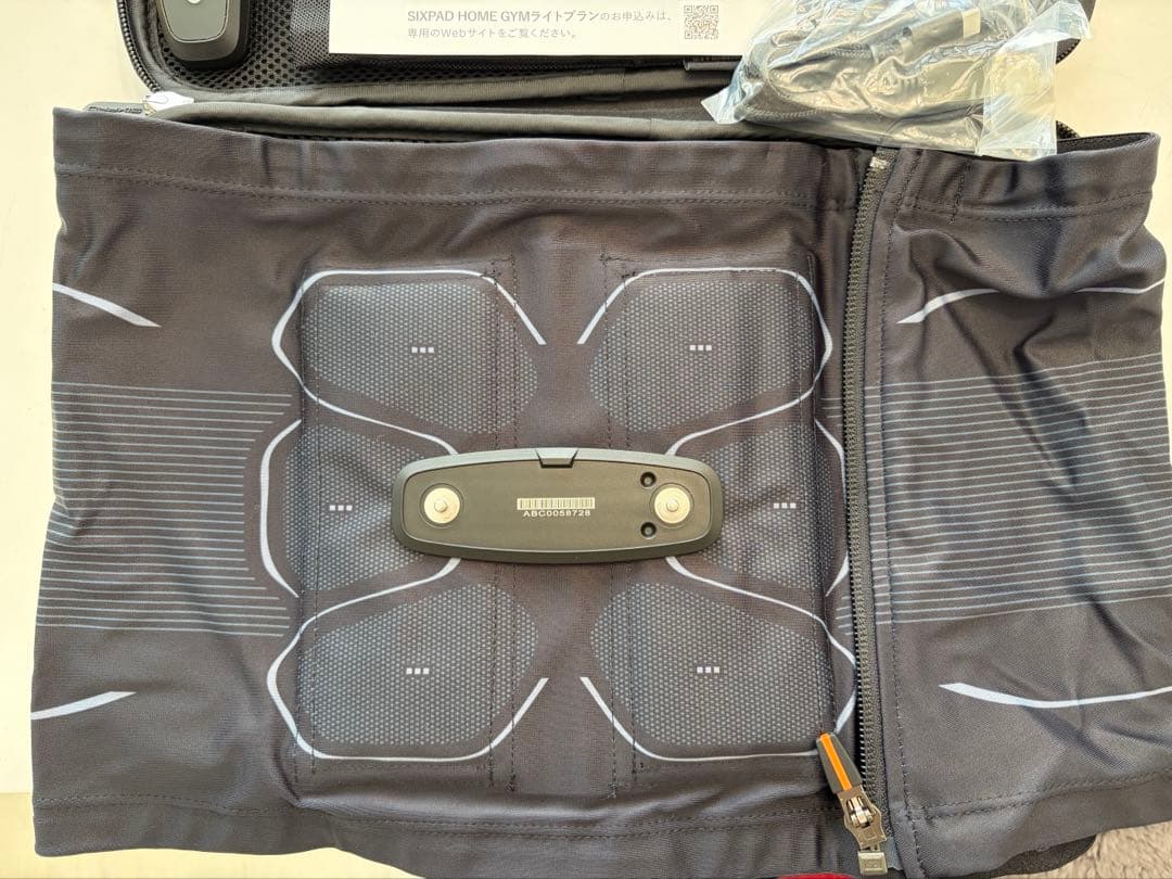 SIXPAD EMSトレーニング腹部用デバイス