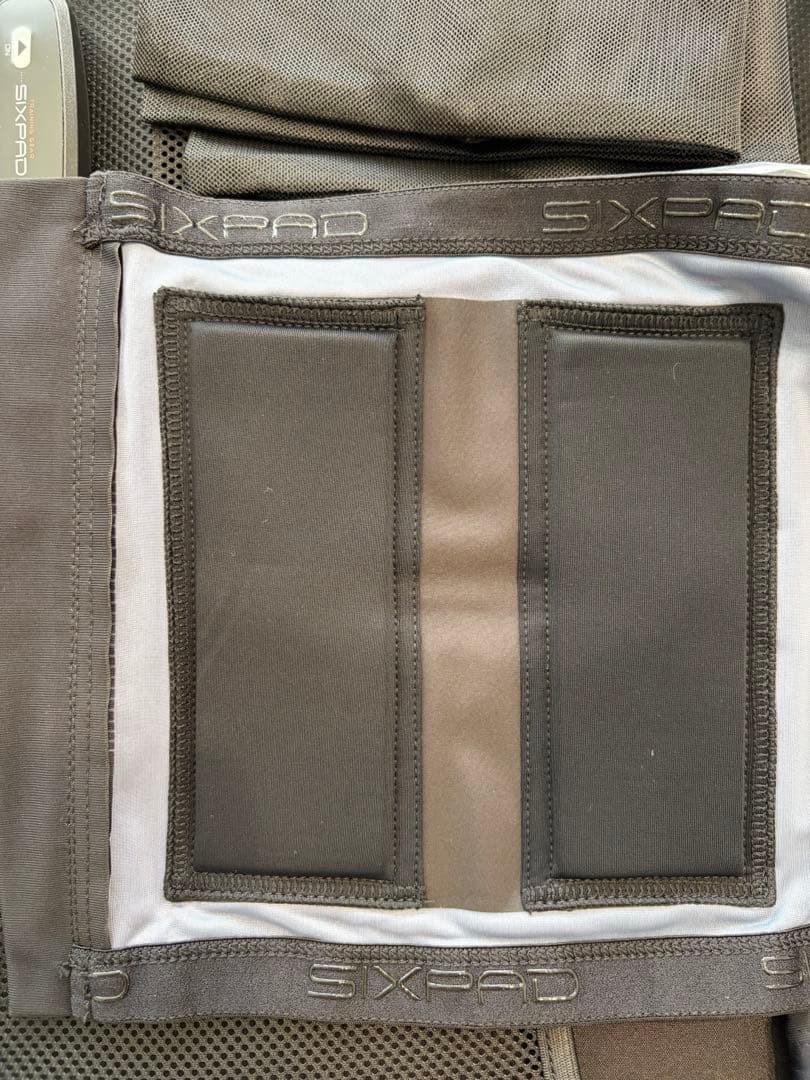SIXPAD EMSトレーニング腹部用デバイス