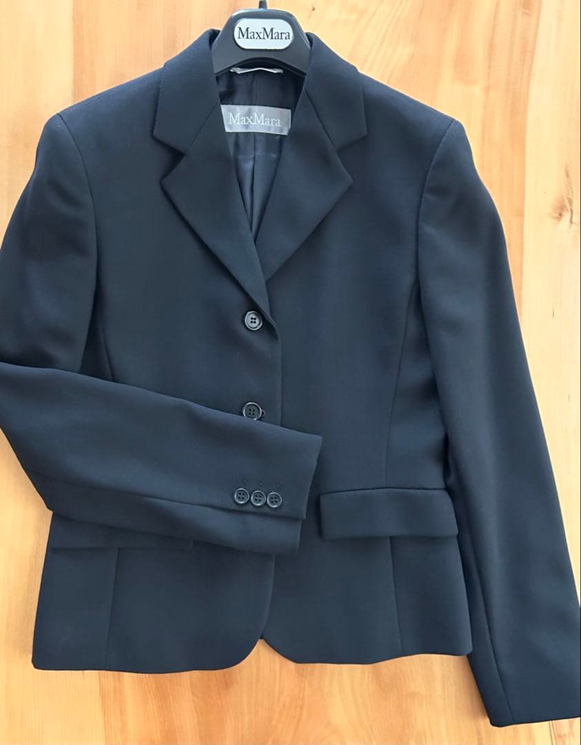 MaxMara 22万 高級美ライン スーツ 黒 ブラック 未使用品