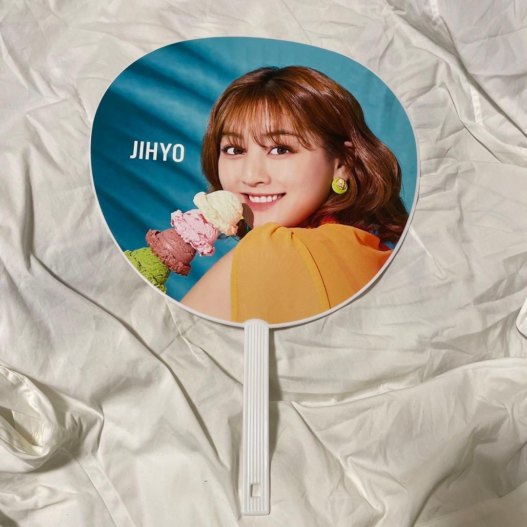 TWICE ハピハピ うちわ ジヒョ¥999