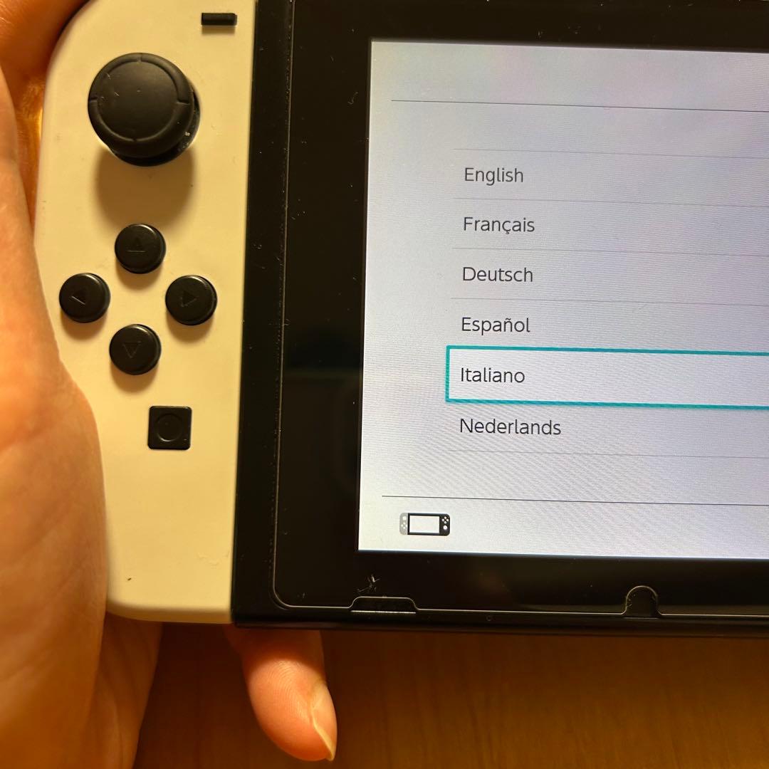 Nintendo Switch 本体 + 充電器 + HDMIケーブル
