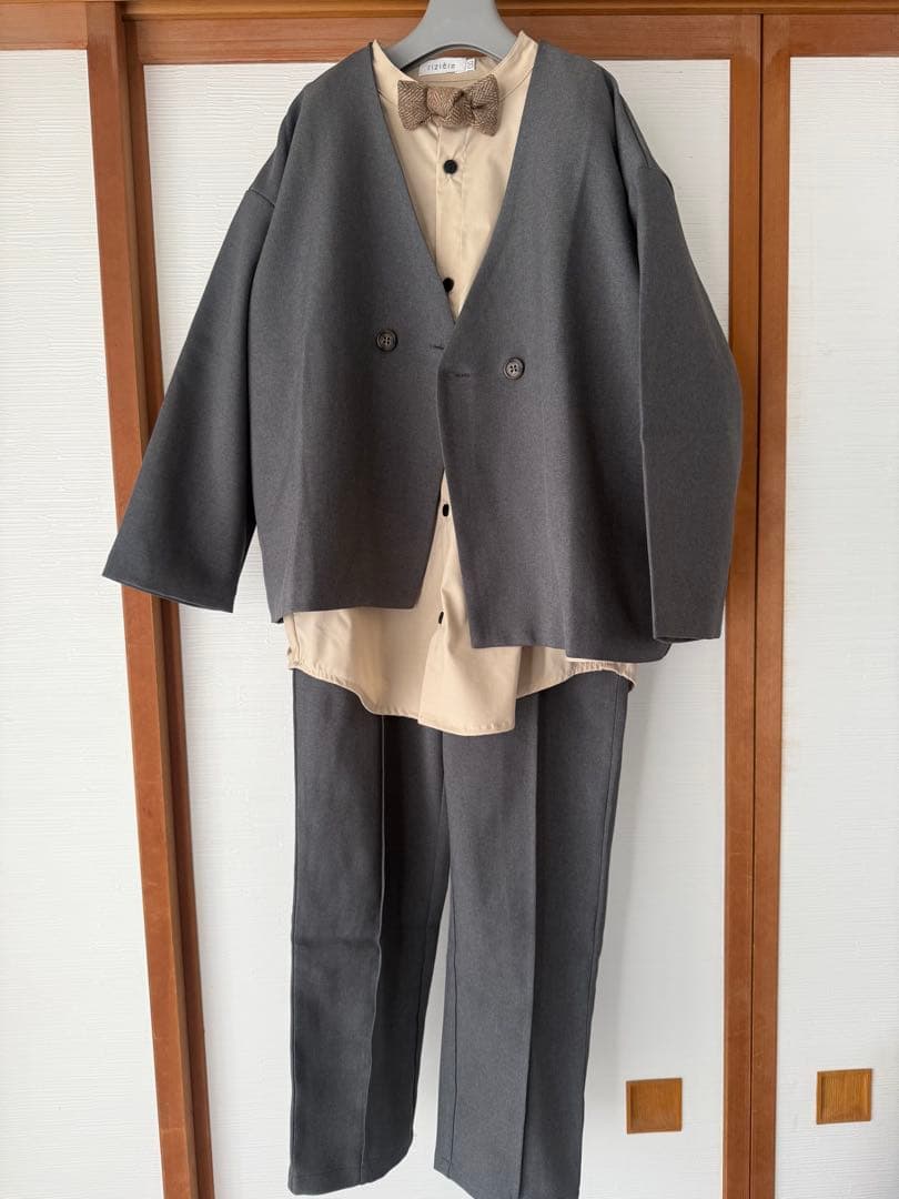 リジェール　グレー　セットアップ上下　シャツ　蝶ネクタイ　4点　130センチ