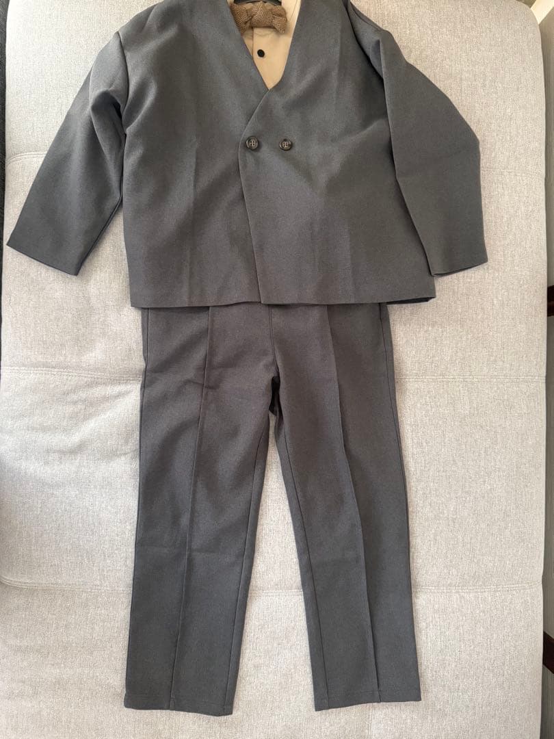 リジェール　グレー　セットアップ上下　シャツ　蝶ネクタイ　4点　130センチ