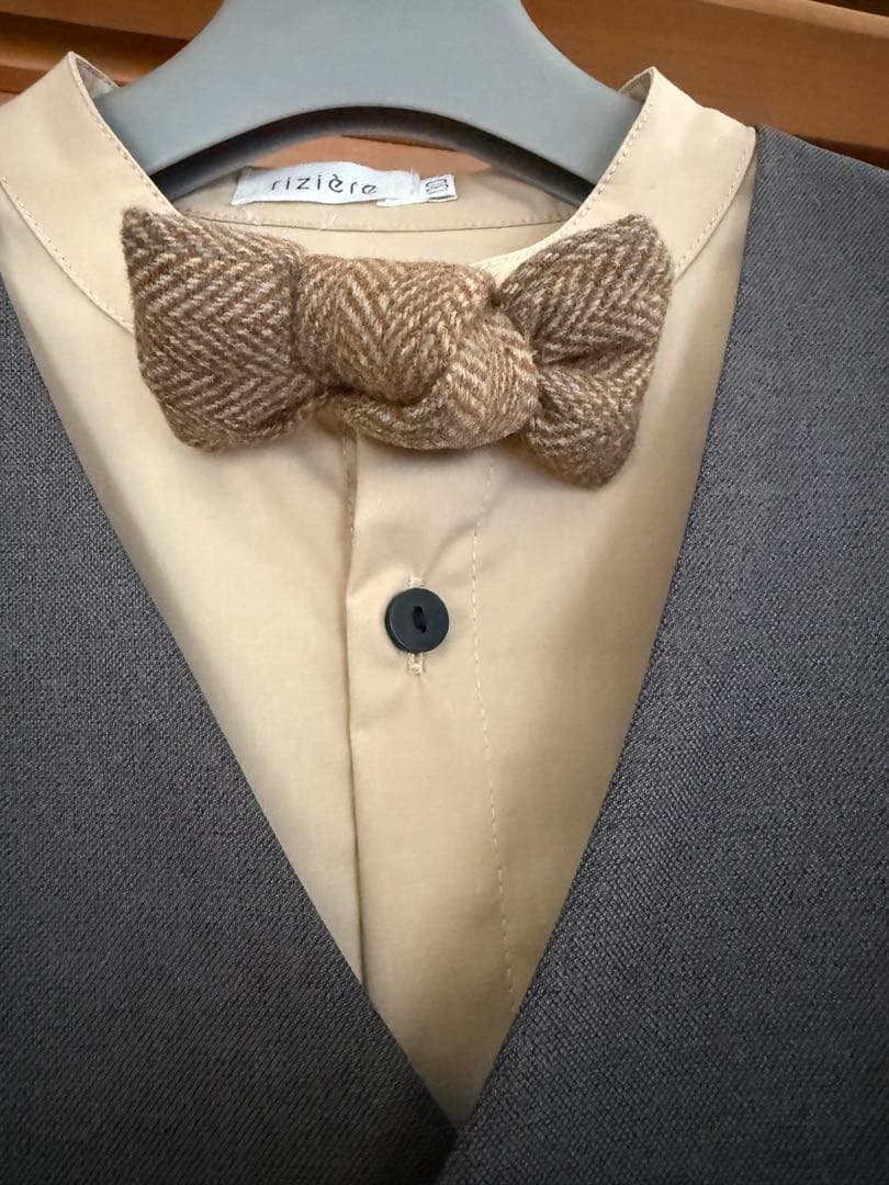 リジェール　グレー　セットアップ上下　シャツ　蝶ネクタイ　4点　130センチ