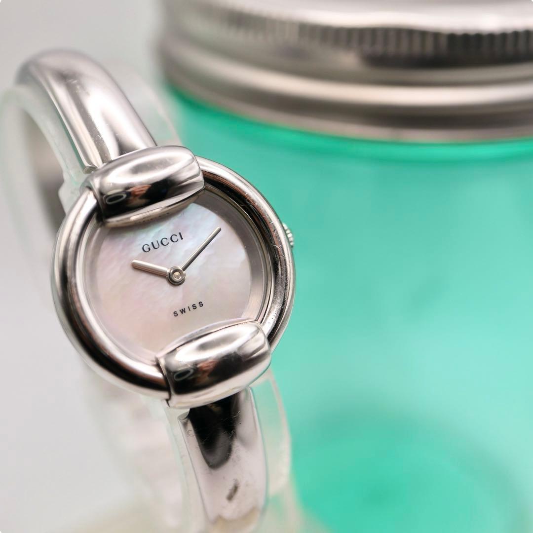 GUCCI シェル シルバー ラウンド レディース 腕時計 1317