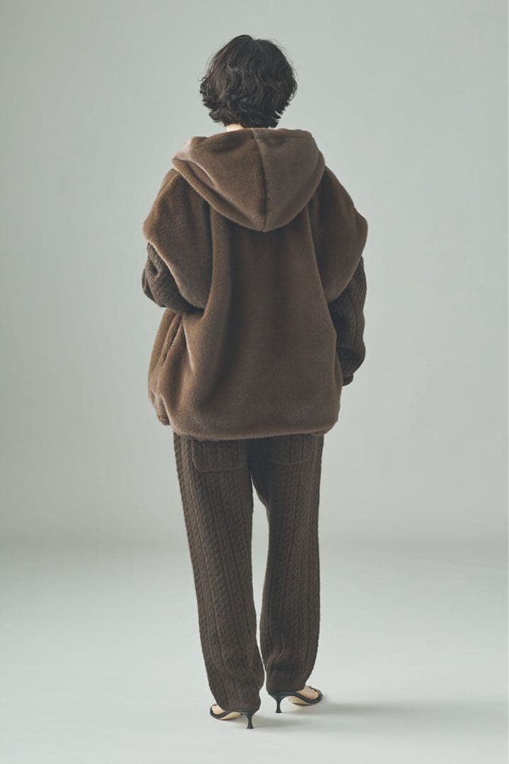 新品◻︎25AW Curensology カレンソロジー　ファーフーディーベスト