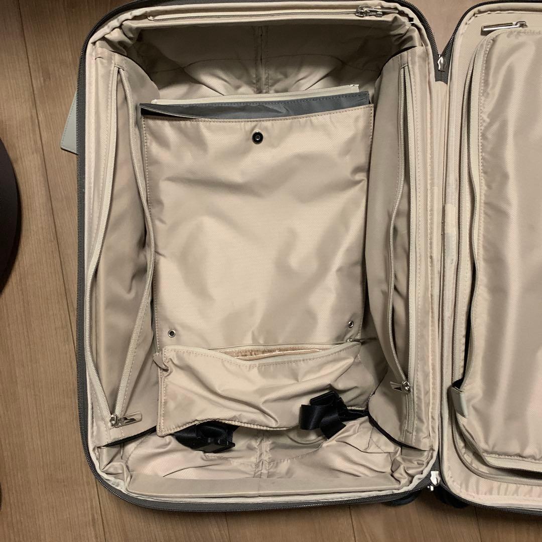 TUMIのトランク　機内持ち込み可