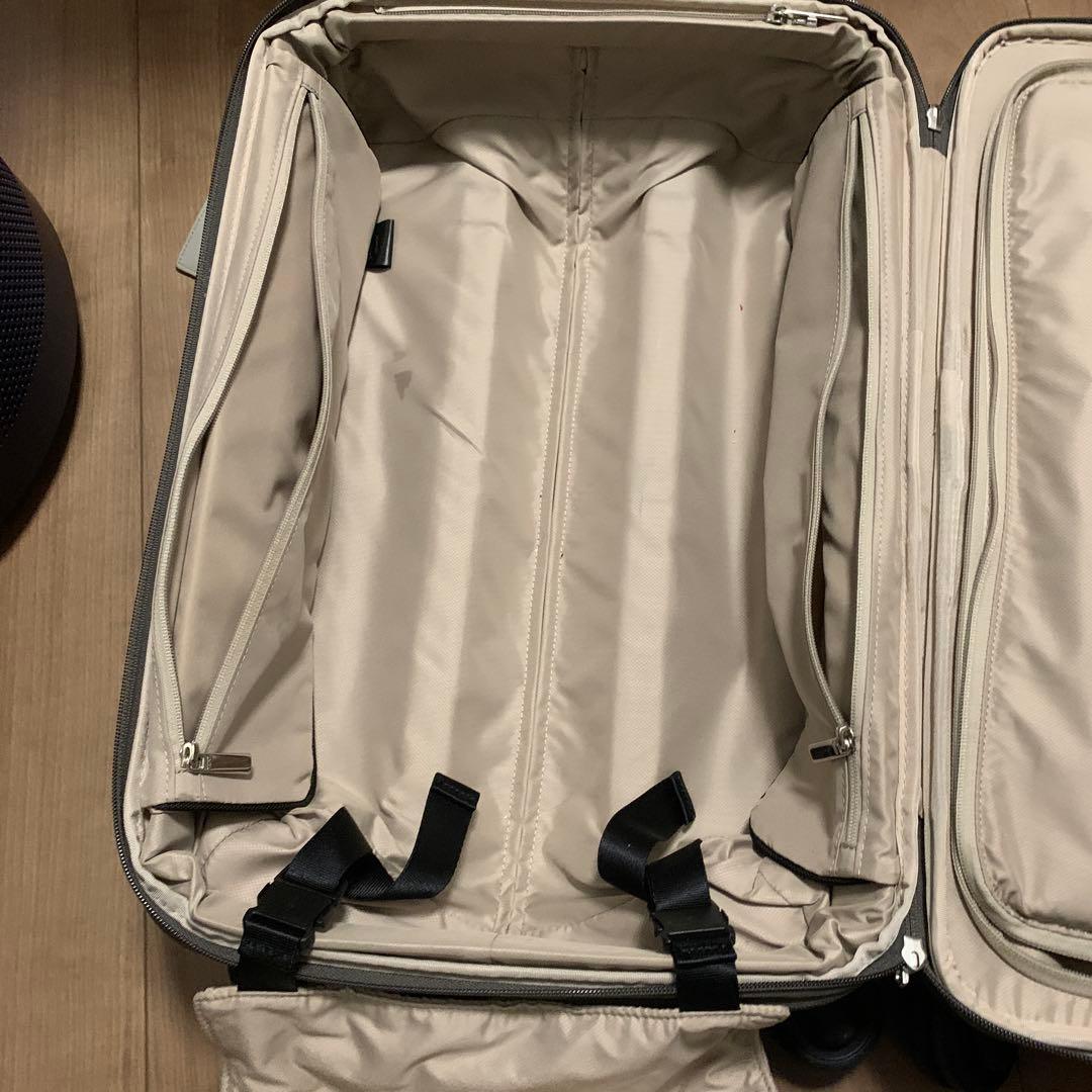 TUMIのトランク　機内持ち込み可