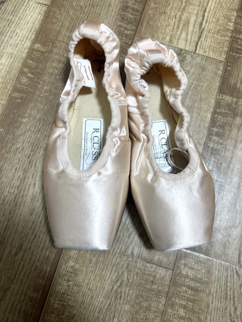 R CLASS ベージュ バレエシューズ