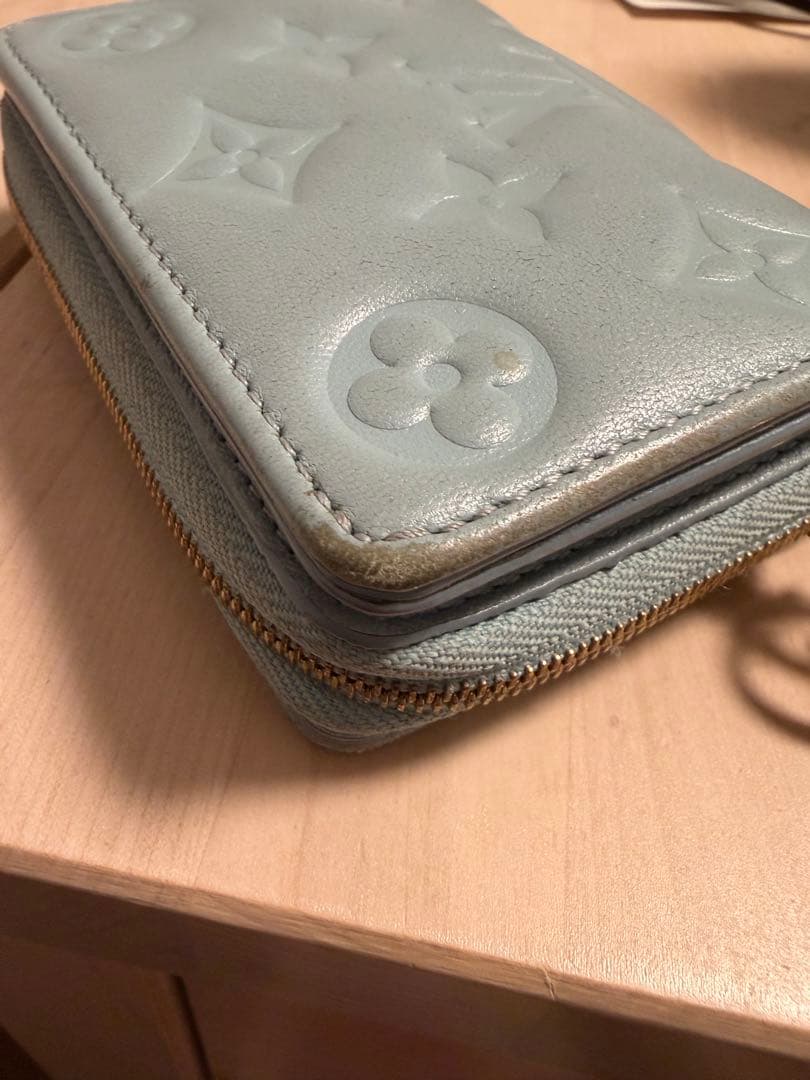 ルイヴィトン ポルトフォイユ ルー 折り財布 エンボス 水色 M82265