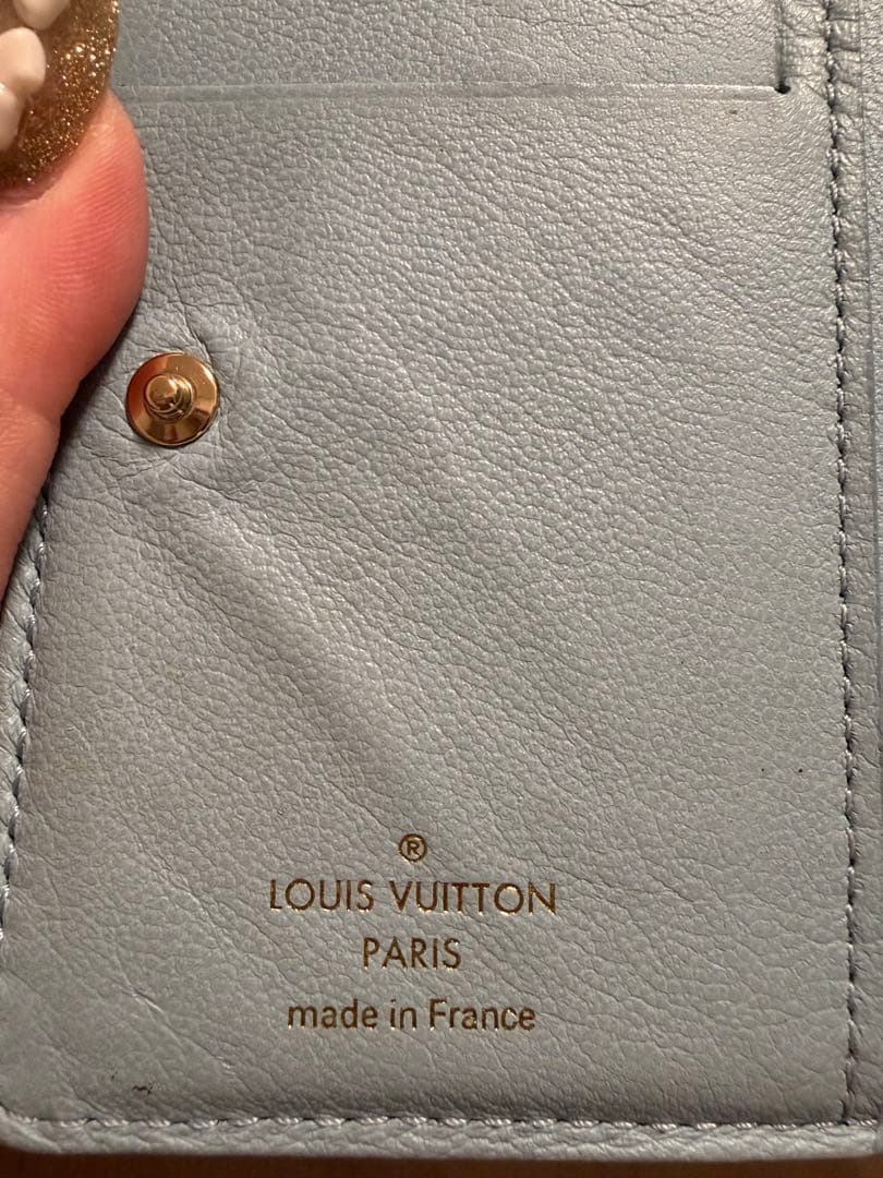 ルイヴィトン ポルトフォイユ ルー 折り財布 エンボス 水色 M82265