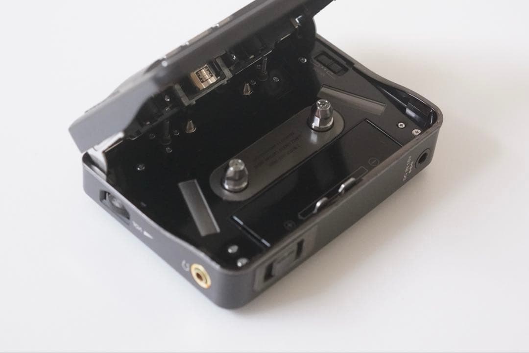 W*R様 SONY WALKMAN WM-DD9 ジャンク品　ウォークマン