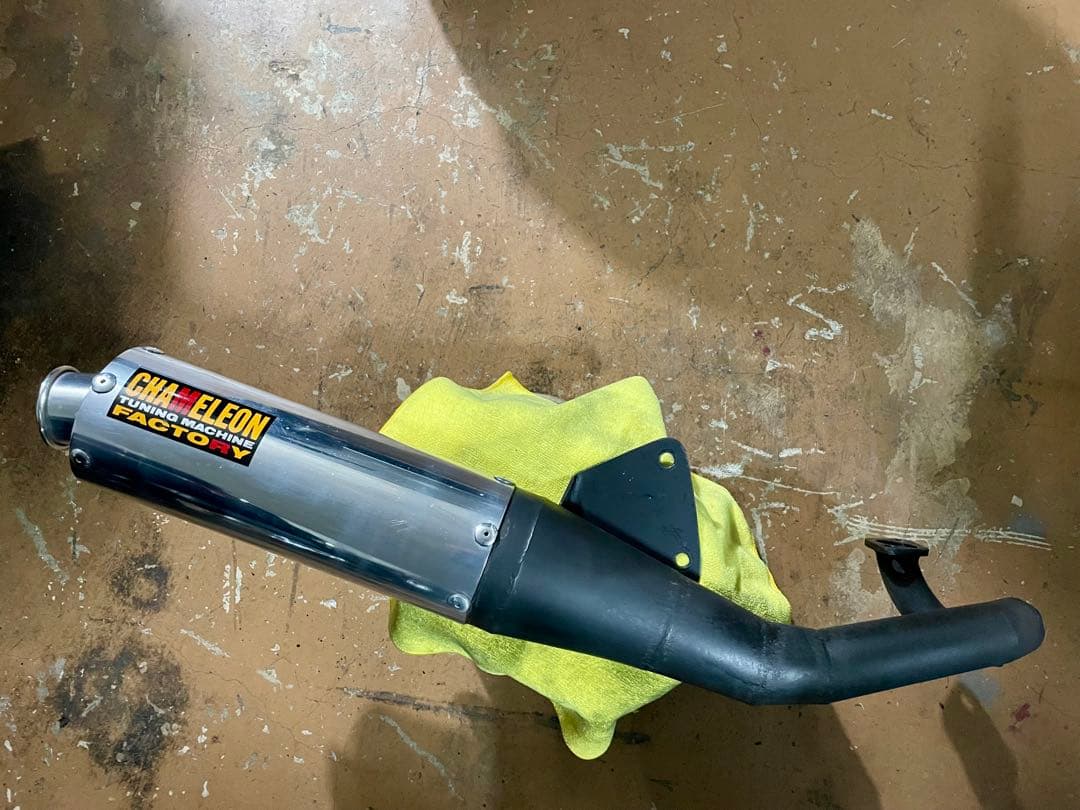 スズキアドレスV100 カメファクボンネビルスポーツマフラー 中古品