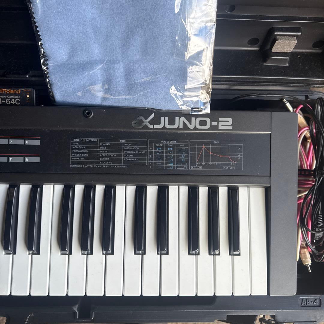 鍵盤楽器 Roland JUNO-2