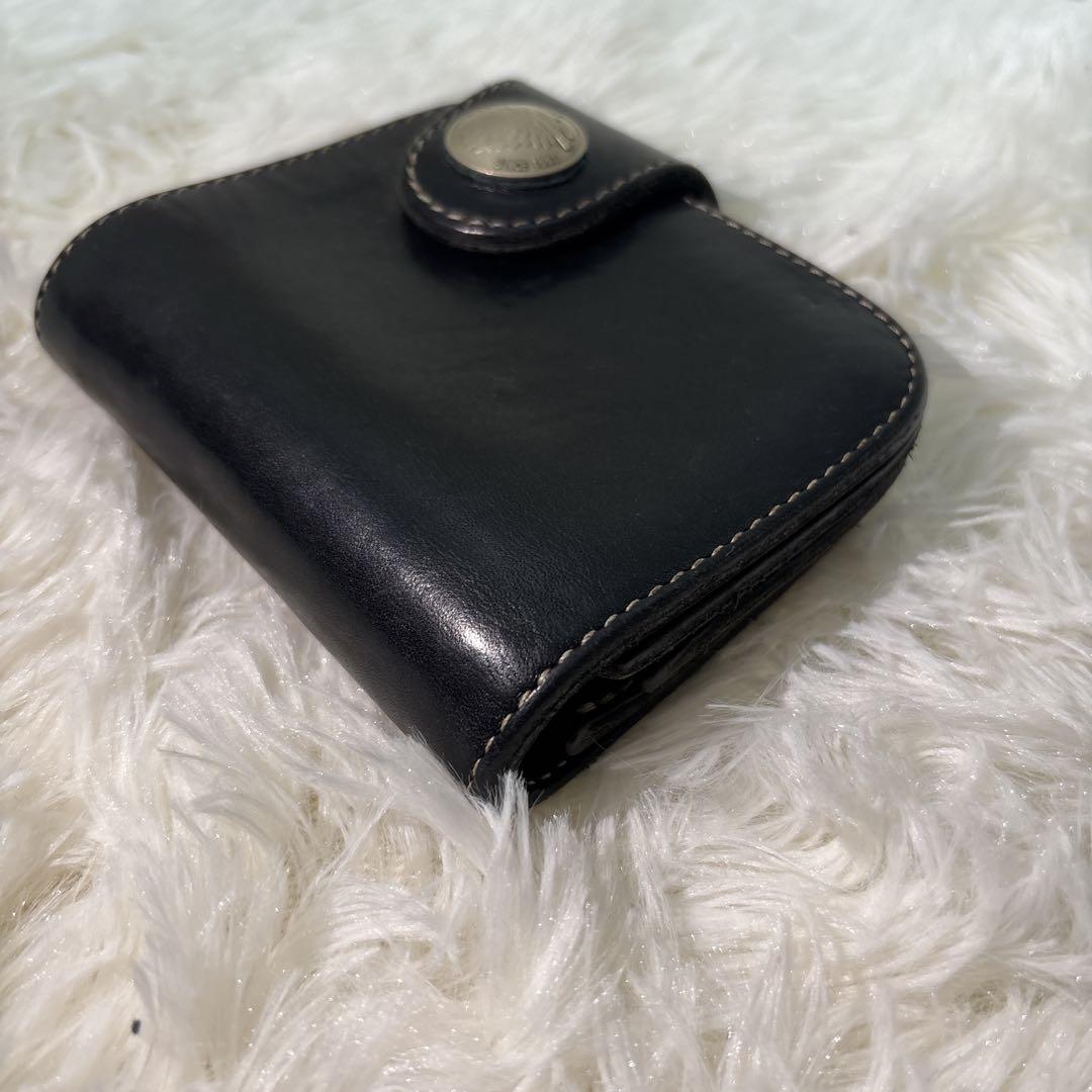 極美品　レッドムーン　2つ折り財布　ブラック　折りたたみ　金具　ウォレット　黒