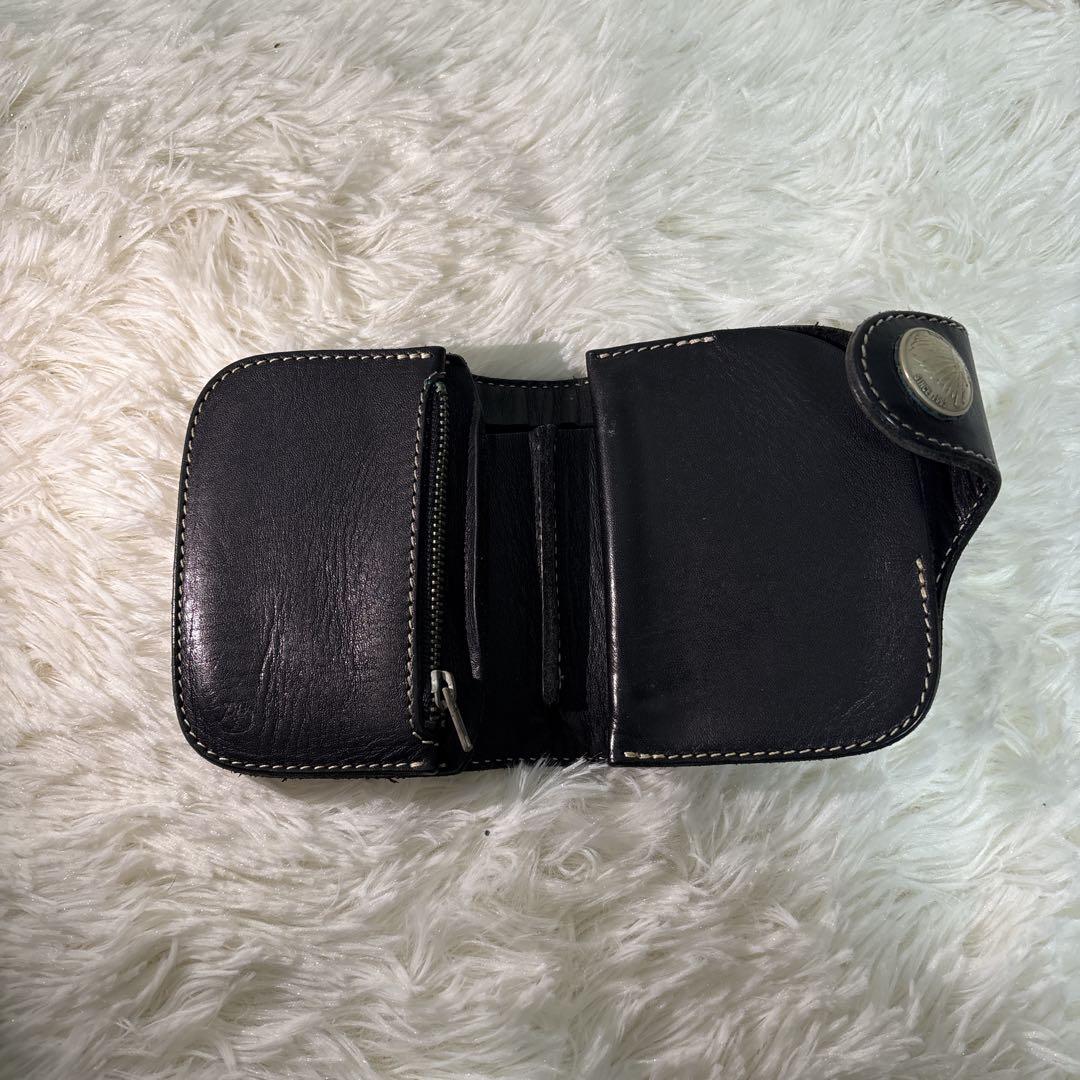 極美品　レッドムーン　2つ折り財布　ブラック　折りたたみ　金具　ウォレット　黒