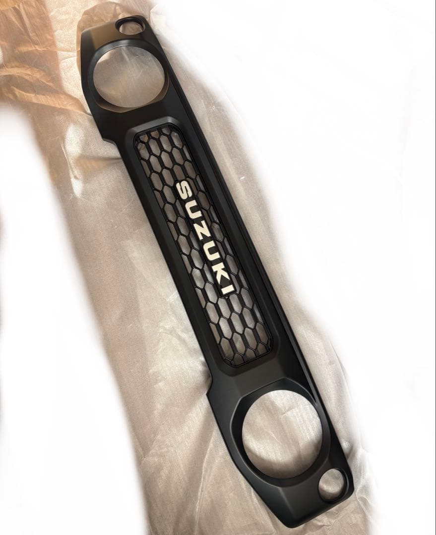 ジムニー　フロントグリル