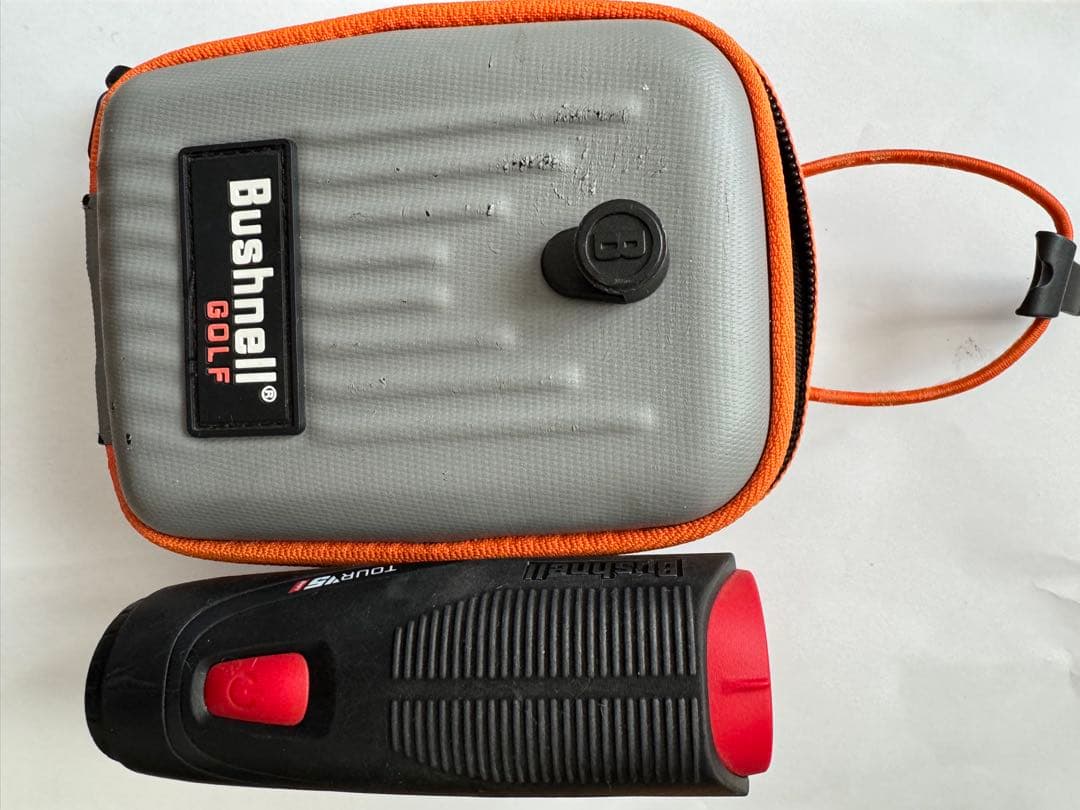 Bushnell ゴルフ用距離計 Tour V5 専用ケース付き