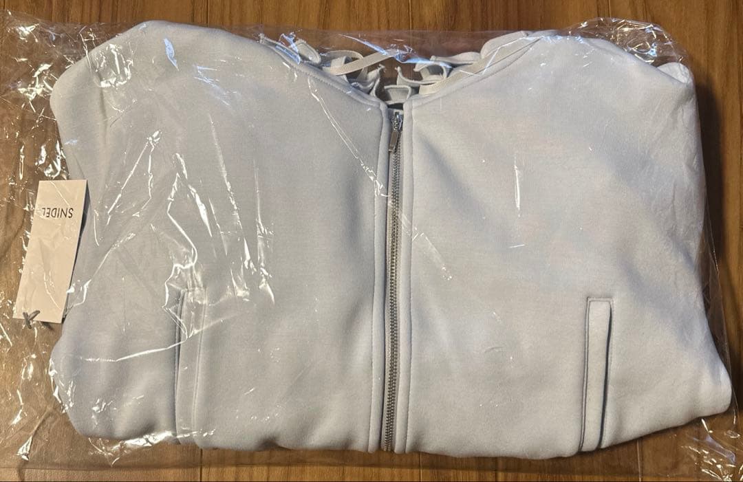 SNIDEL フリルショートジップパーカー　ライトブルー