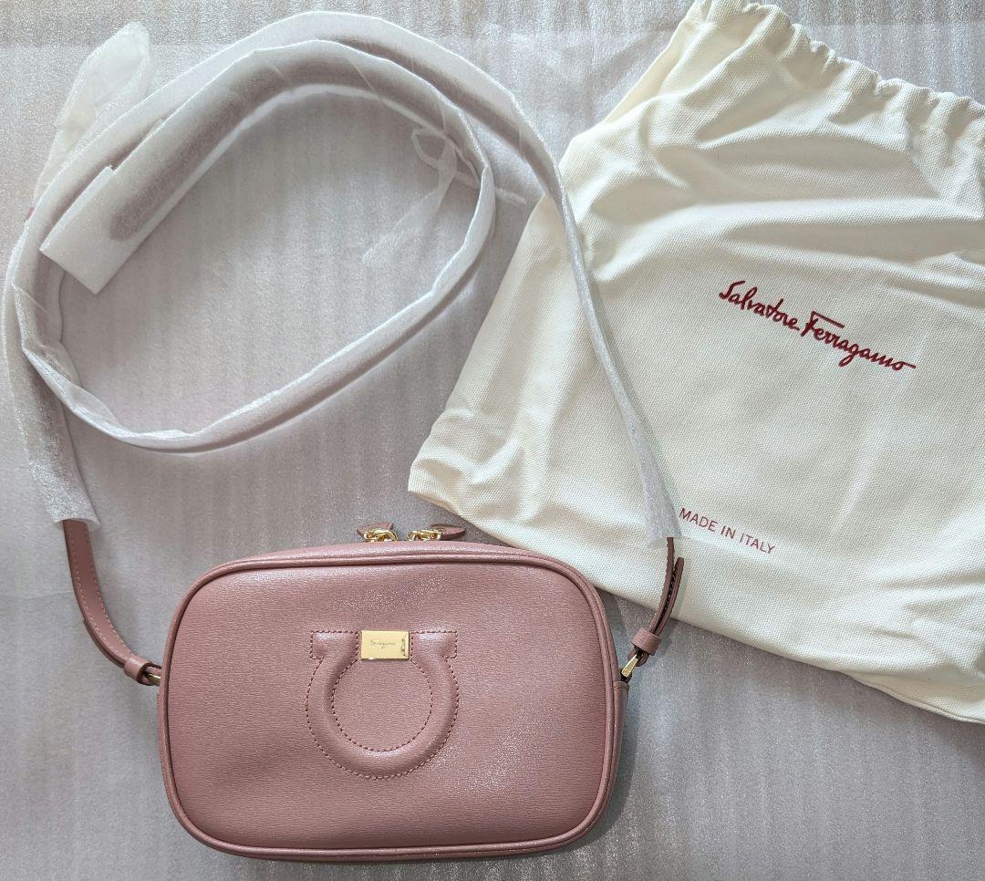 Salvatore Ferragamo フェラガモ ガンチーニ ショルダー未使用